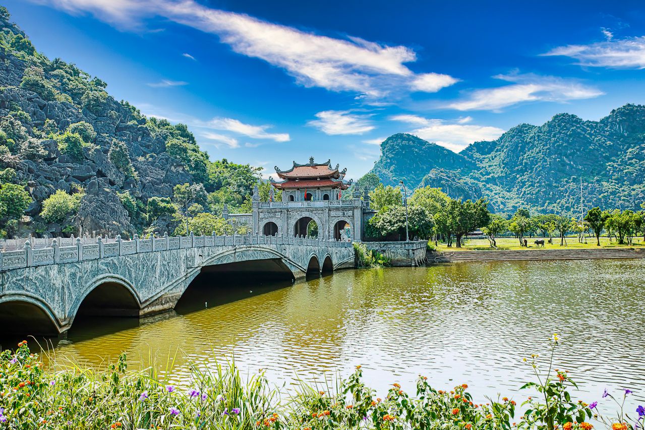Hoa Lu – Trang An – Mua Cave - Full Day - Join Group Tour - Image 5