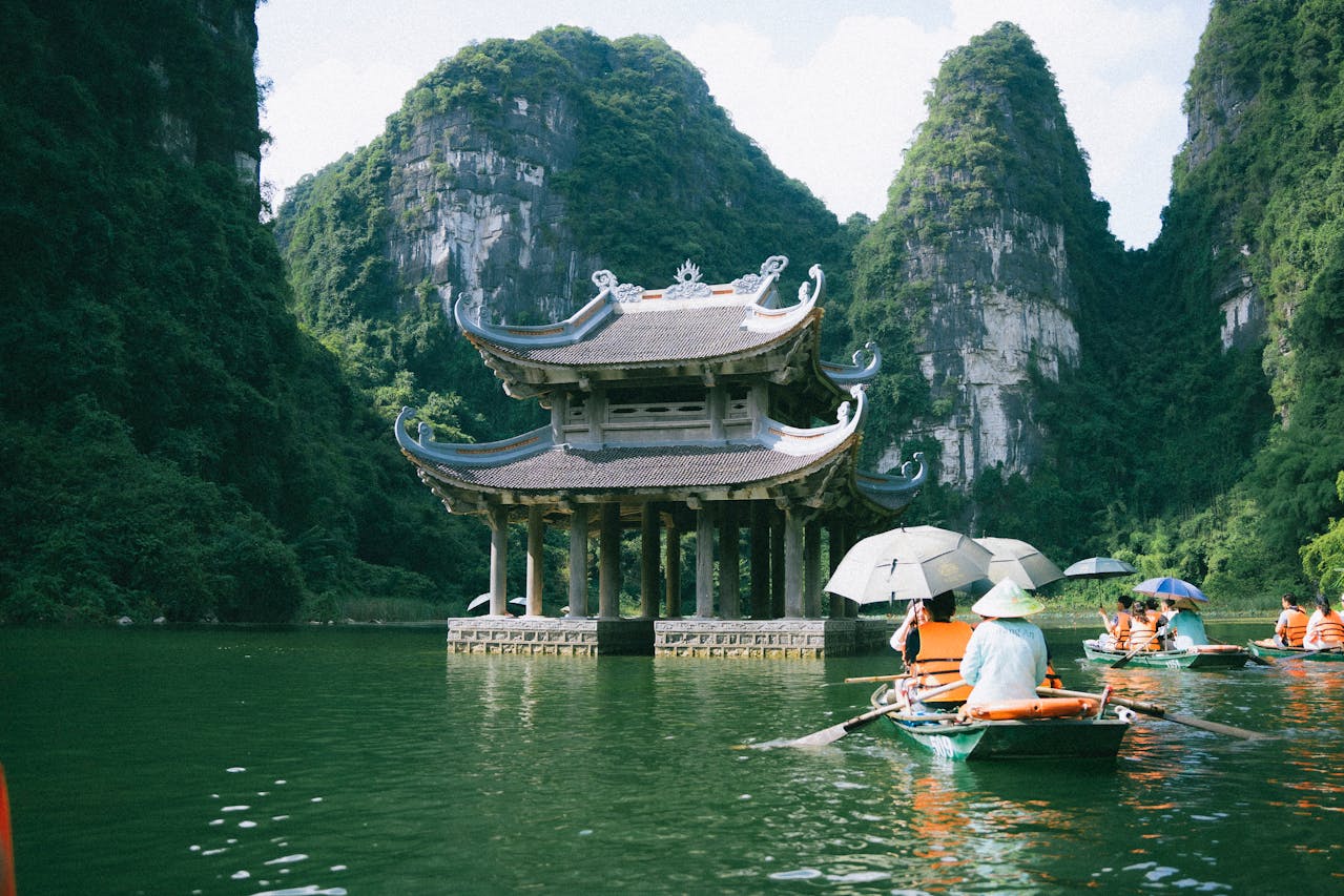 Hoa Lu – Trang An – Mua Cave - Full Day - Join Group Tour - Image 10